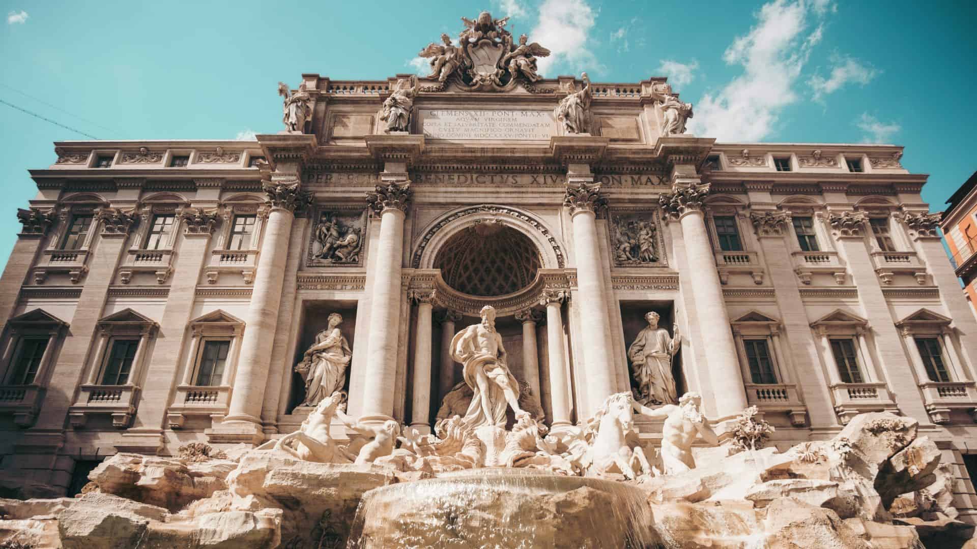 La fontana di trevi a Roma