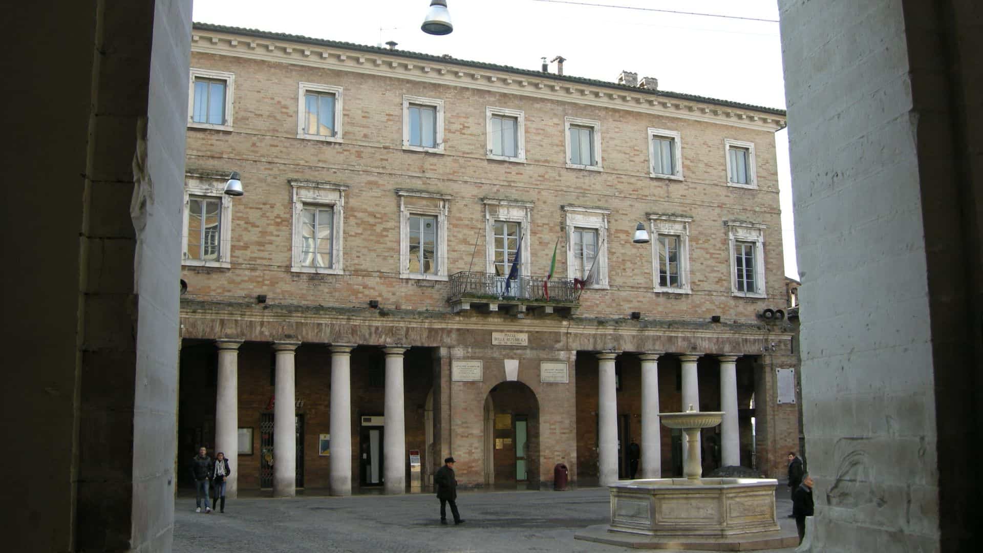 Piazza della repubblica a Urbino